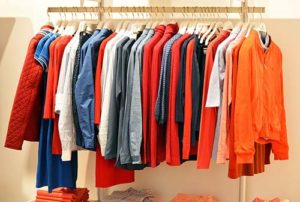 Spanish at the Clothing Store - Vocabulary and Conversation